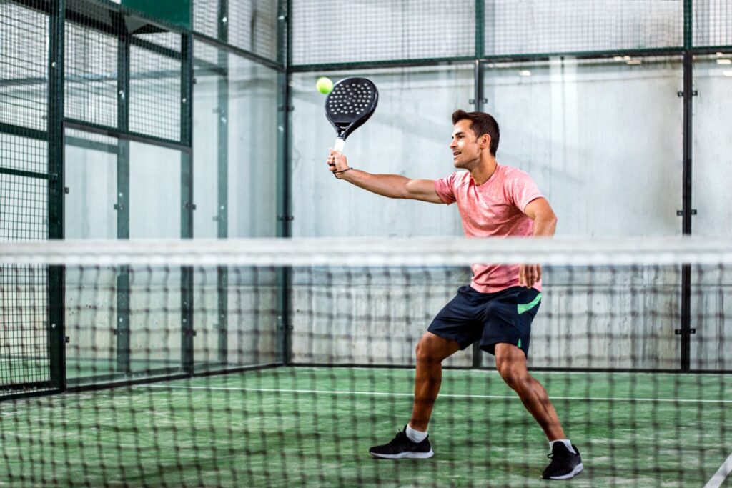 Olahraga Padel: Teknik Dasar, Strategi & Tips untuk Pemula | KUYY! Blog